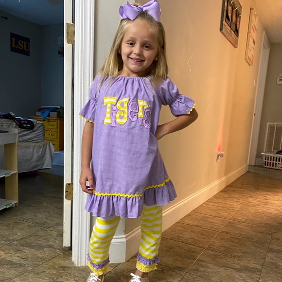 LSU outfit - Picture 3 of 4